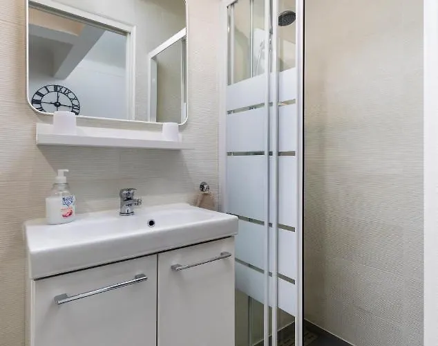 Bord De Mer- Avec Jardin *